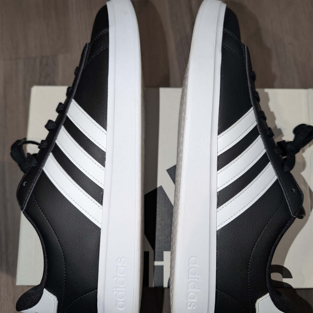 Adidas Men's Black/White Low-Top Sneakers